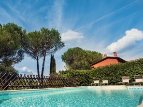 2 Bedroom Country House Apartment in Italy, Umbria, Perugia